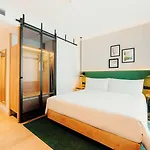 호텔 Hilton Garden 4*