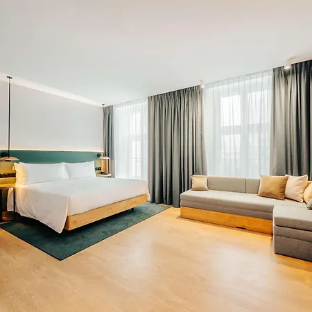 Hilton Garden 4*