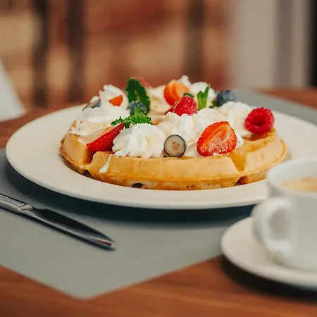 Hilton Garden Hotel 4*