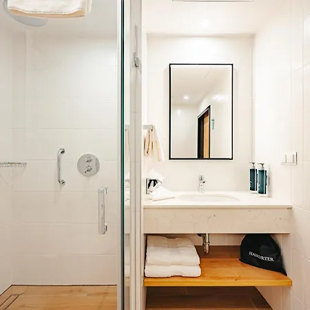 Ξενοδοχείο Hilton Garden 4*