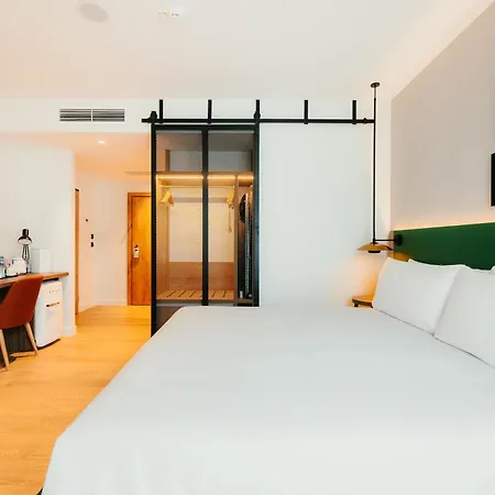 Hilton Garden 4*