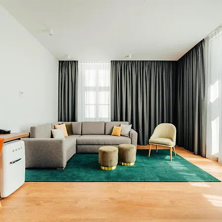 Отель Hilton Garden