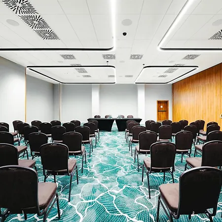 Hilton Garden Hotel 4*