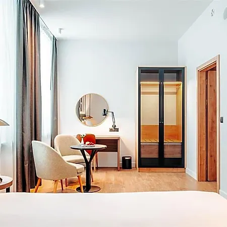 Отель Hilton Garden Радом