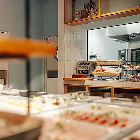 Отель Hilton Garden 4*