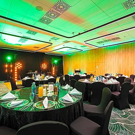 Отель Hilton Garden Радом