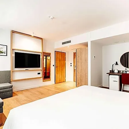 Hilton Garden 4* Радом