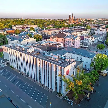 Отель Hilton Garden 4*