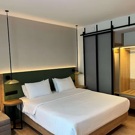 Hilton Garden Hotel 4*