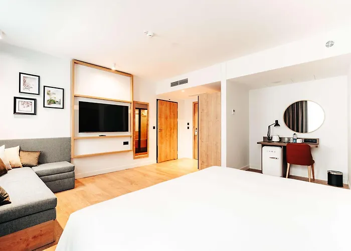 Hilton Garden Hotel 4*